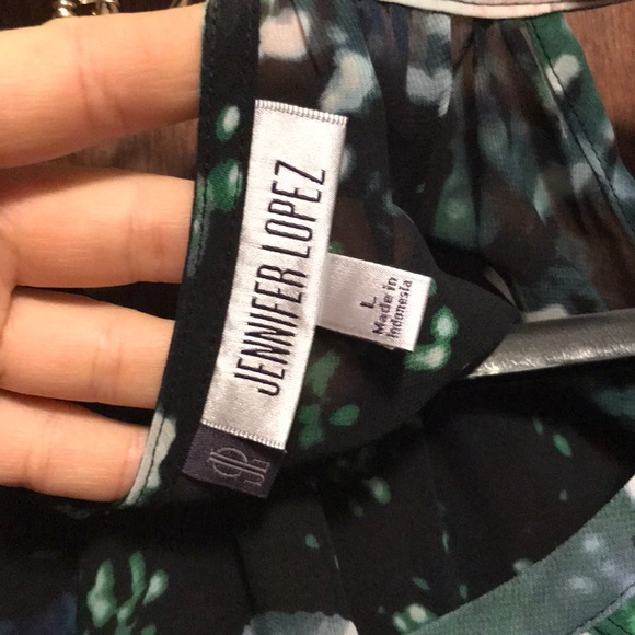 Jennifer Lopez sheer floral blouse - Picture 4 of 6